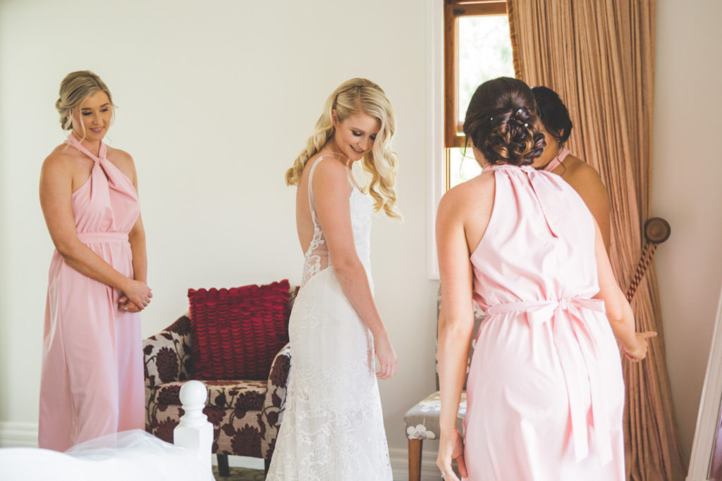 photograph bridal preparations at flaxton gardens