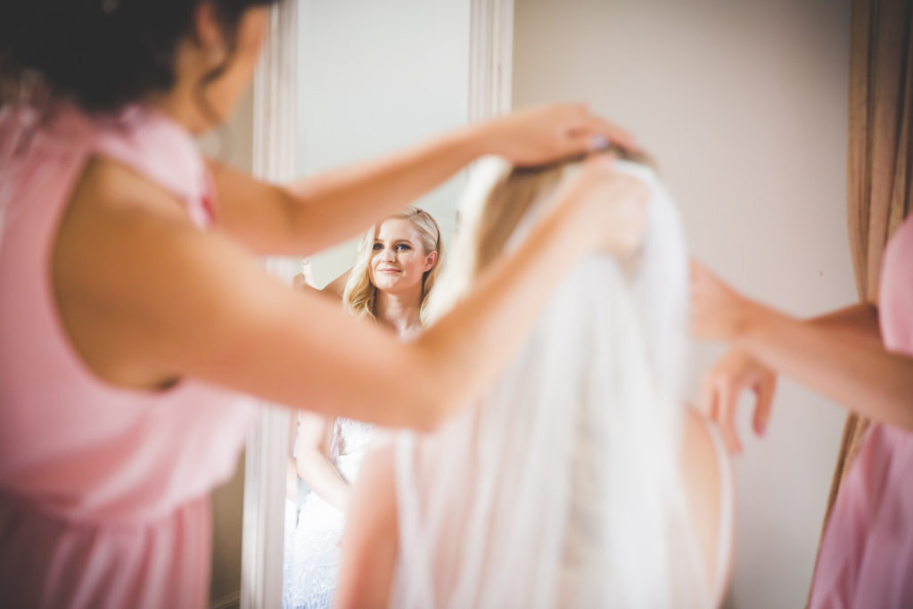 photograph bridal preparations at flaxton gardens