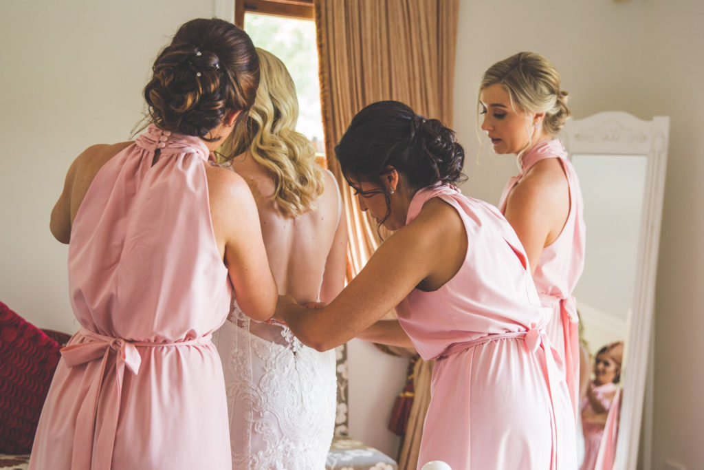 photograph bridal preparations at flaxton gardens