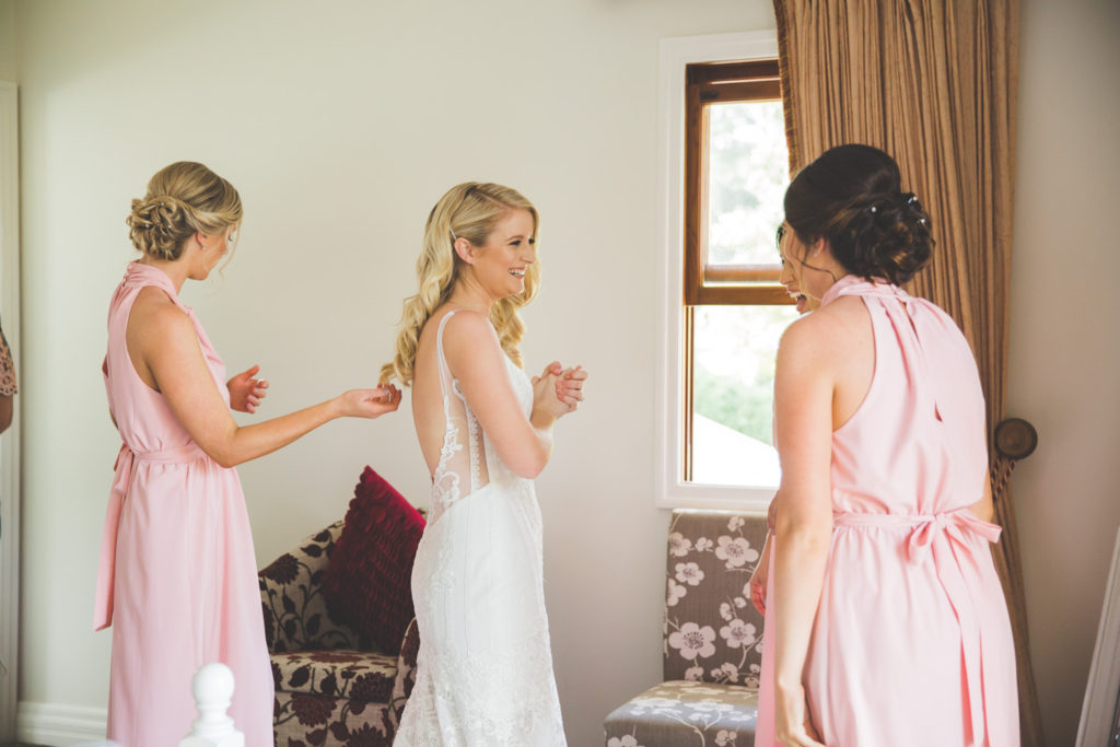 photograph bridal preparations at flaxton gardens