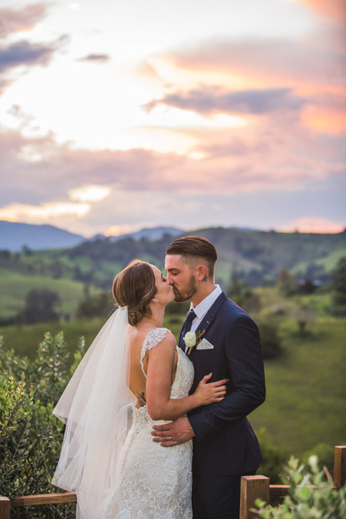 sunset photography with bride and groom at glengariff estate brisbane hinterland dayboro